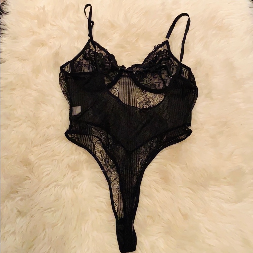 Amelia Black Scalloped Lace Teddy - Picture 3 of 8